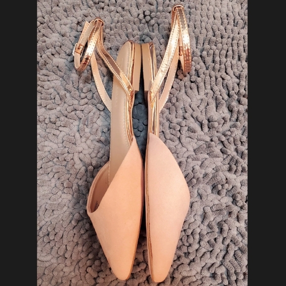 New Pointed Wide Flats Pale Beige Rose Gold Straps - Picture 6 of 7